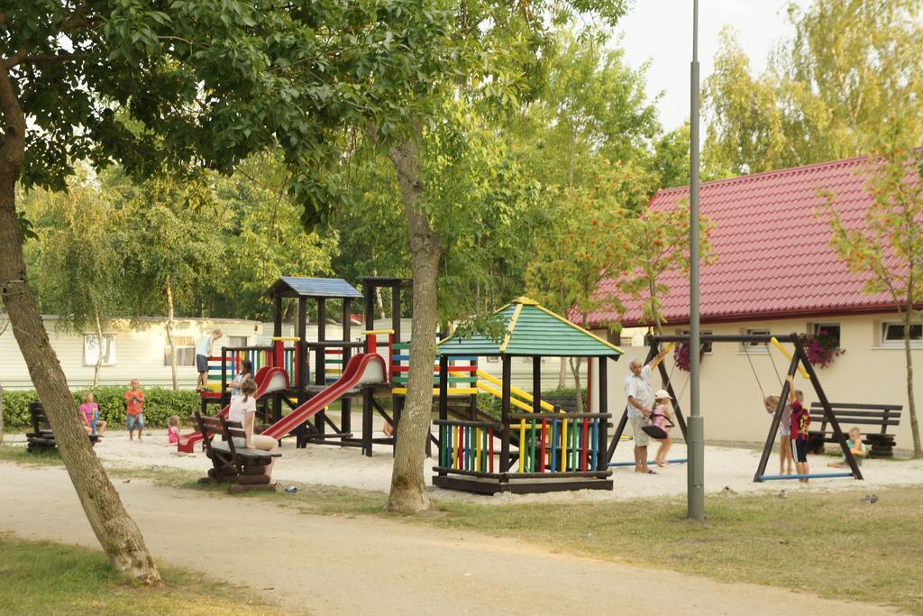 Holiday Resort & Camping Intercamp'84 웨바 외부 사진