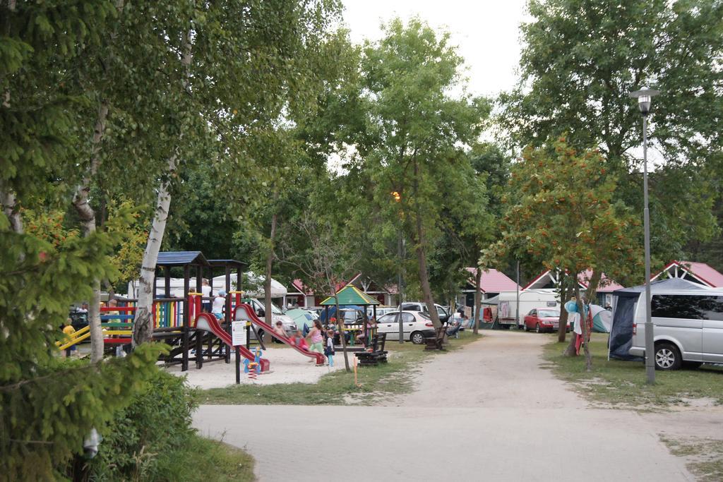 Holiday Resort & Camping Intercamp'84 웨바 외부 사진