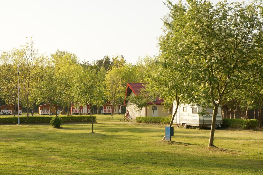 Holiday Resort & Camping Intercamp'84 웨바 외부 사진